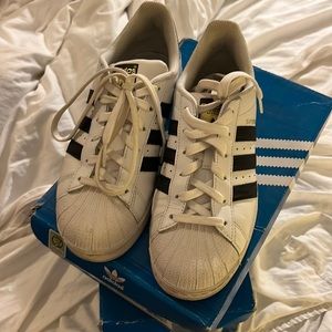 Adidas superstar J SIZE 4 1/2